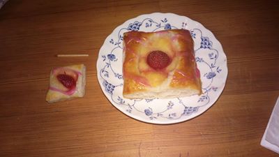https://media.kinuskikissa.fi/uploads/kinuskit/nalamuru/minileivos-ja-iso.jpg