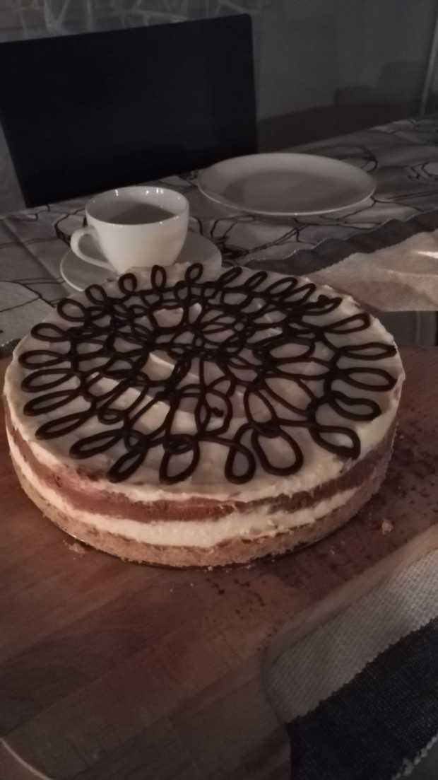 https://media.kinuskikissa.fi/uploads/kinuskit/vattupiirakka/IMG_20170121_174807.jpg