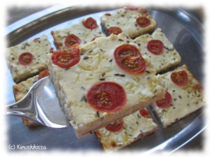 https://media.kinuskikissa.fi/uploads/sini/2008/04/raejuustopiirakka-300x225.jpg