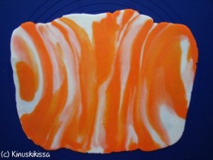 https://media.kinuskikissa.fi/uploads/sini/2009/11/marmorointi11-300x225.jpg
