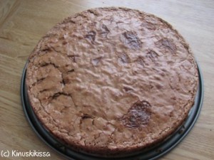 https://media.kinuskikissa.fi/uploads/sini/2010/03/brownies_pohja-300x225.jpg