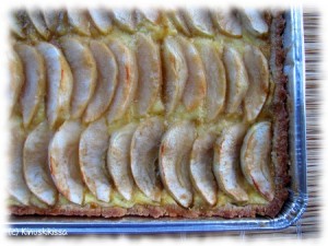 https://media.kinuskikissa.fi/uploads/sini/2010/09/mascarpone_omenapiirakka1-300x225.jpg