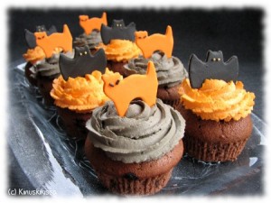 https://media.kinuskikissa.fi/uploads/sini/2010/10/halloween_muffinssit2-300x225.jpg