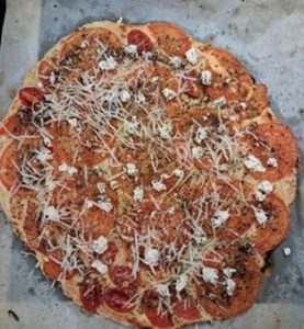 https://media.kinuskikissa.fi/uploads/sini/2015/08/tomaatti-277x300.jpg