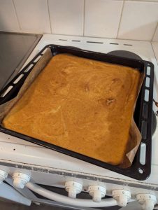 https://media.kinuskikissa.fi/uploads/sini/2016/05/28662-226x300.jpg