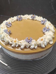 https://media.kinuskikissa.fi/uploads/sini/2019/10/1000033605-225x300.jpg