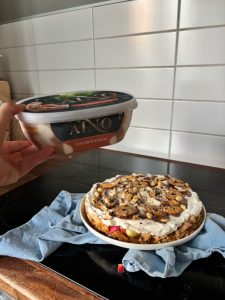 https://media.kinuskikissa.fi/uploads/sini/2020/08/655CF85A-B5AF-4E3E-BA24-A497D50515A3-225x300.jpeg