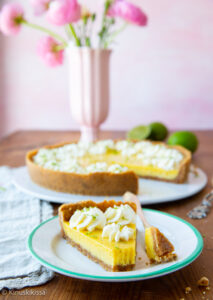 https://media.kinuskikissa.fi/uploads/sini/2022/04/key-lime-pie-6-213x300.jpg