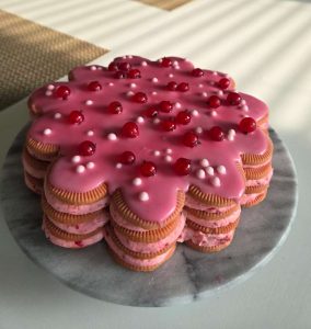 https://media.kinuskikissa.fi/uploads/sini/2022/08/20260823_174007-284x300.jpg
