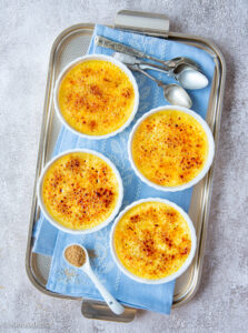 https://media.kinuskikissa.fi/uploads/sini/2022/11/creme-brulee-223x300.jpg