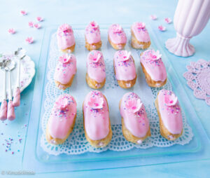 https://media.kinuskikissa.fi/uploads/sini/2023/04/eclair-leivokset-300x254.jpg