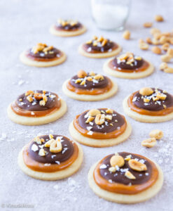 https://media.kinuskikissa.fi/uploads/sini/2023/05/snickers-keksit-247x300.jpg