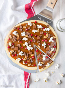 https://media.kinuskikissa.fi/uploads/sini/2023/10/kinuskipaivan-pizza-220x300.jpg