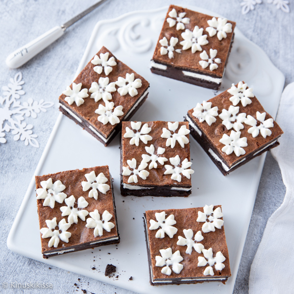 https://media.kinuskikissa.fi/uploads/sini/2024/02/oreo-brownie-resepti.jpg