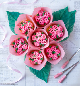 https://media.kinuskikissa.fi/uploads/sini/2025/02/tulppaanimuffinssit-2-1-279x300.jpg