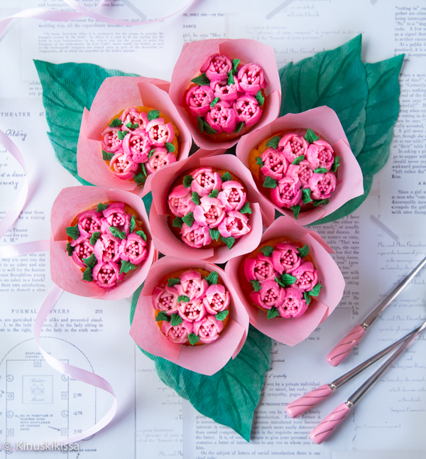 https://media.kinuskikissa.fi/uploads/sini/2025/02/tulppaanimuffinssit-2-1.jpg