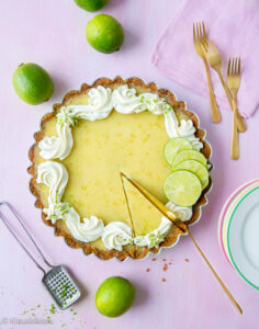 https://media.kinuskikissa.fi/uploads/sini/2025/03/vegaaninen-key-lime-pie-3-236x300.jpg