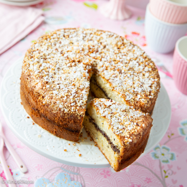 https://media.kinuskikissa.fi/uploads/sini/2025/09/pullakakku-resepti-1.jpg