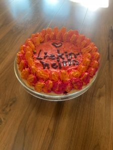 https://media.kinuskikissa.fi/uploads/sini/2026/04/image-225x300.jpg