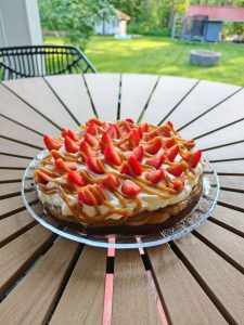 https://media.kinuskikissa.fi/uploads/sini/2026/07/1000023727-225x300.jpg