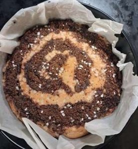 https://media.kinuskikissa.fi/uploads/sini/2026/09/kakku-277x300.jpg