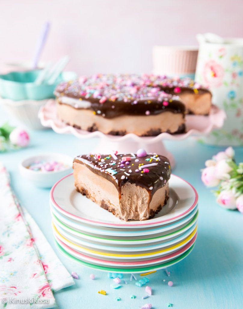 https://media.kinuskikissa.fi/uploads/sini/2026/09/mokkapalajaatelokakku-2-808x1024.jpg