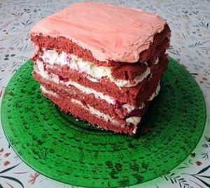 https://media.kinuskikissa.fi/uploads/sini/2026/09/punapohjainen-nelio-300x268.jpg