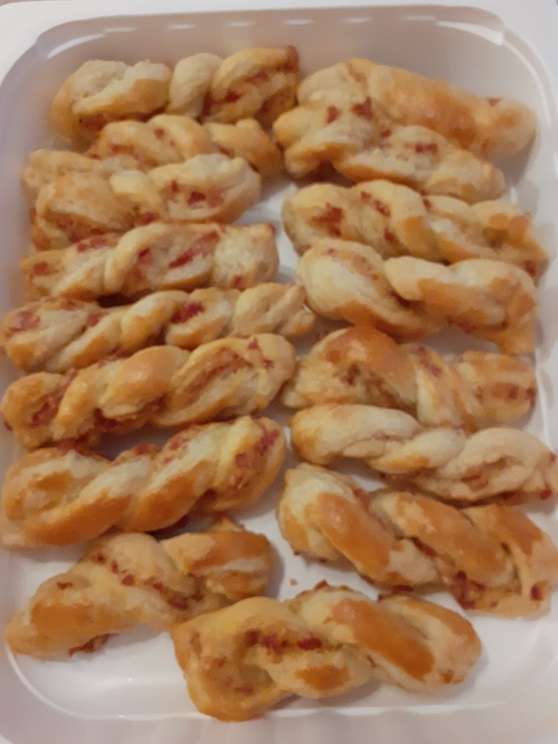 https://media.kinuskikissa.fi/uploads/sini/Kierteita-16-kpl.jpg