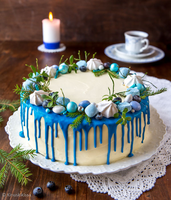 https://media.kinuskikissa.fi/uploads/sini/blue-velvet-kakku-resepti.jpg