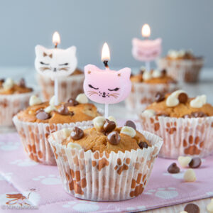 https://media.kinuskikissa.fi/uploads/sini/chocolate-chip-cupcakes-resepti-300x300.jpg