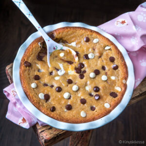 https://media.kinuskikissa.fi/uploads/sini/cookie-dough-mudcake-resepti-300x300.jpg