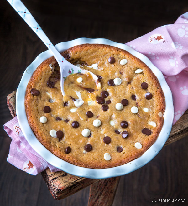 https://media.kinuskikissa.fi/uploads/sini/cookie-dough-mudcake.jpg
