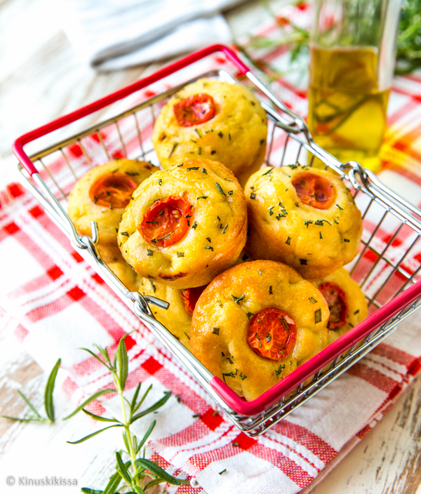 https://media.kinuskikissa.fi/uploads/sini/focaccia-muffinssit.jpg