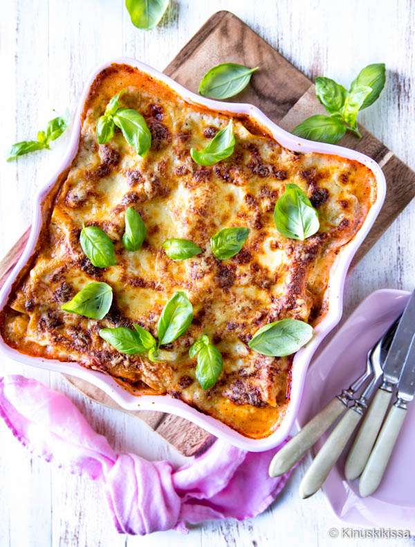 https://media.kinuskikissa.fi/uploads/sini/lasagne.jpg