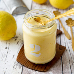 https://media.kinuskikissa.fi/uploads/sini/lemon-curd-resepti-300x300.jpg