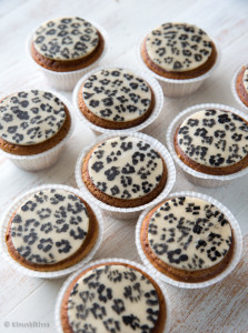 https://media.kinuskikissa.fi/uploads/sini/leopardi_muffinssit-3-223x300.jpg