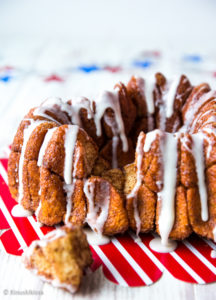 https://media.kinuskikissa.fi/uploads/sini/monkey-bread-nyhtopulla-2-216x300.jpg