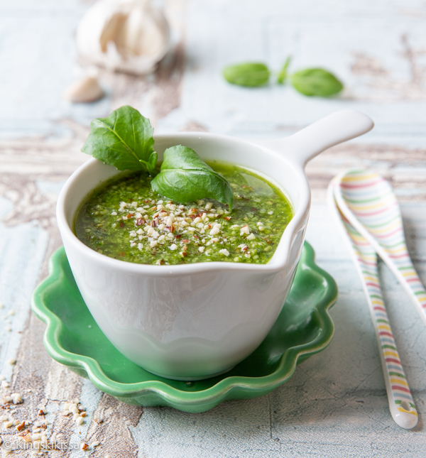 https://media.kinuskikissa.fi/uploads/sini/pesto.jpg