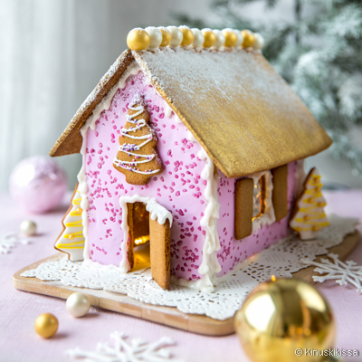 https://media.kinuskikissa.fi/uploads/sini/piparkakkutalo-ohje.jpg