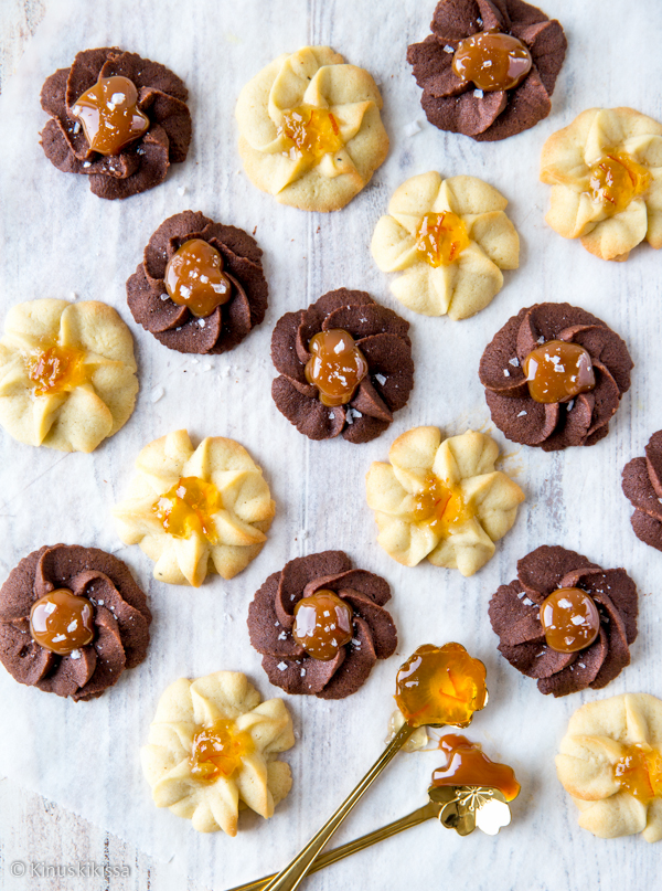 https://media.kinuskikissa.fi/uploads/sini/pursotetut-kukkakeksit-4.jpg