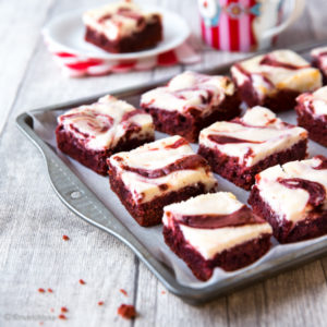 https://media.kinuskikissa.fi/uploads/sini/red-velvet-brownies-artikkelikuva-300x300.jpg