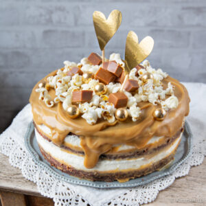 https://media.kinuskikissa.fi/uploads/sini/sticky-toffee-cake-resepti-300x300.jpg